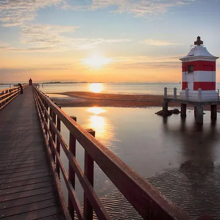 Lovely Duplex For 5 Guests In Peaceful Lignano Riviera فيلة *